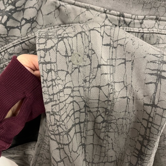 Lululemon Warm Down Jogger *7/8 Length Thread Dye Rover Black 12 - Picture 12 of 14